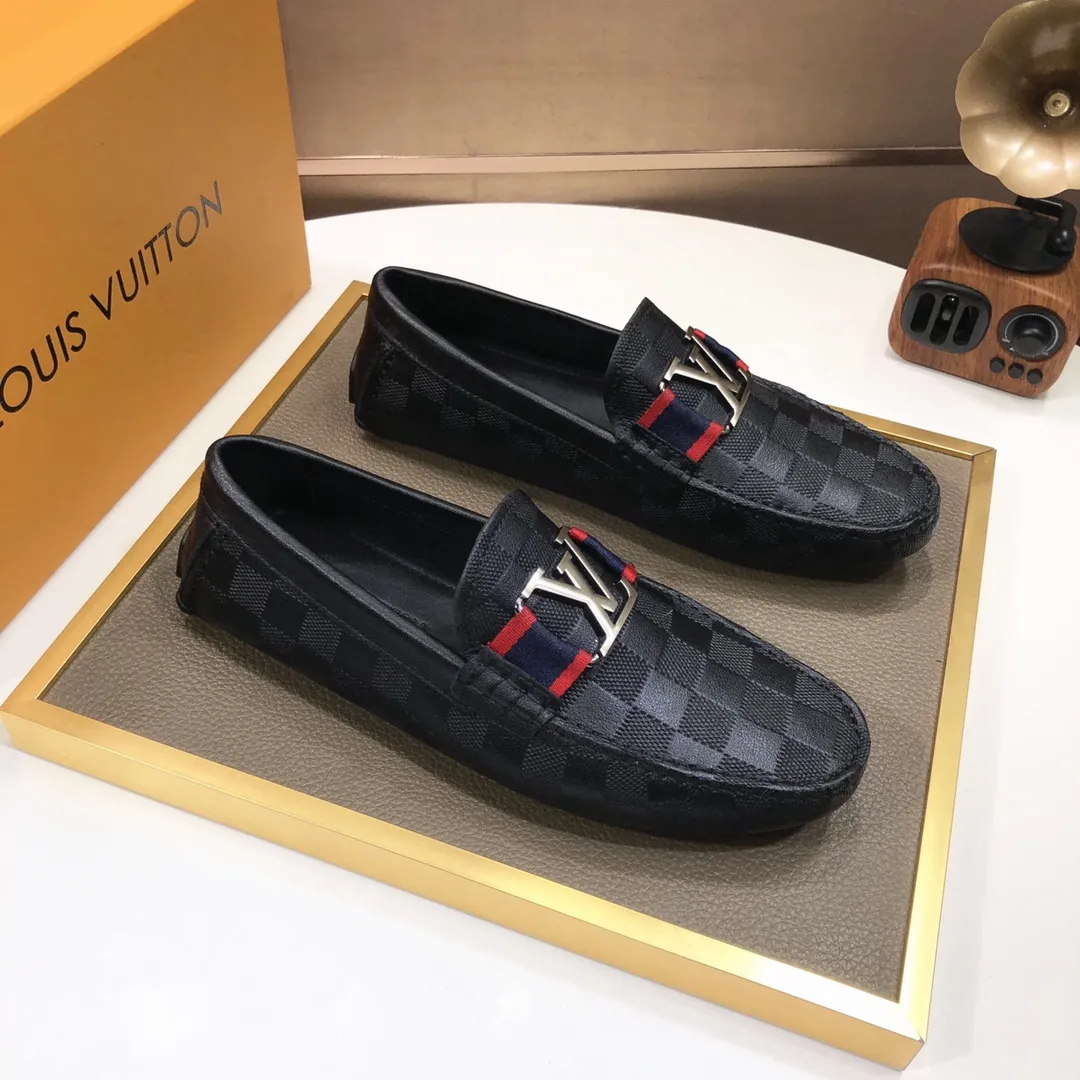Men's men's shoes 💰420💰 [LV Doudou shoes] (water-dyed cowhide lining) new model is on the market, available on the official website. The new Doudou shoes are processed into single-color materials, and the uppers are made of imported cowhide material. The body of the shoe is fully hemmed with mark thread, and is lined with imported original cowhide leather. The elegant shoe shape is super suitable for all-matching, and the size is 38-44.